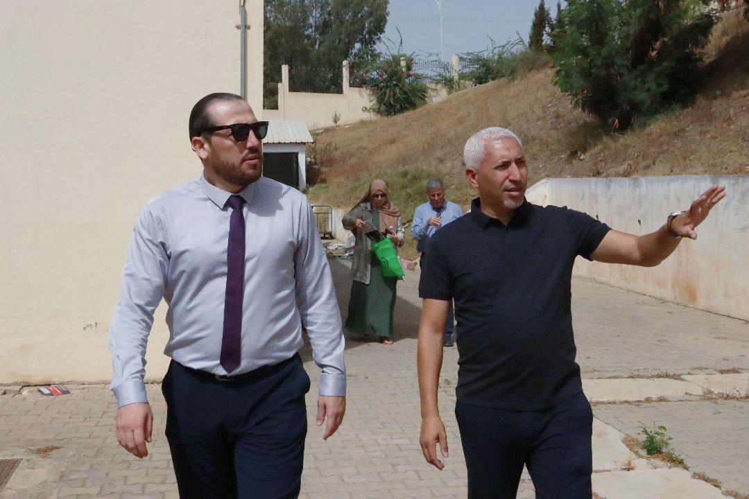 زيارة مدير المدرسة العليا للتجارة، البروفيسور إسحاق خرشي، الإقامة الجامعية للبنات صلاح يمينة