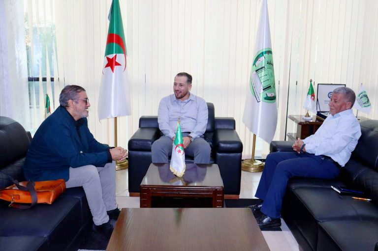 إستقبال المدرسة العليا للتجارة السيد حمدي سلامي، مقاول ذاتي ومستشار في التطوير