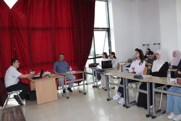 إستقبال السيد نبيل تواتي، الخبير في مجال التسويق والقوى البيعية، الذي قدم عرضا ثريا لفائدة طلبة تخصص التسويق والاتصال تحت إشراف البروفيسور حموتان علي